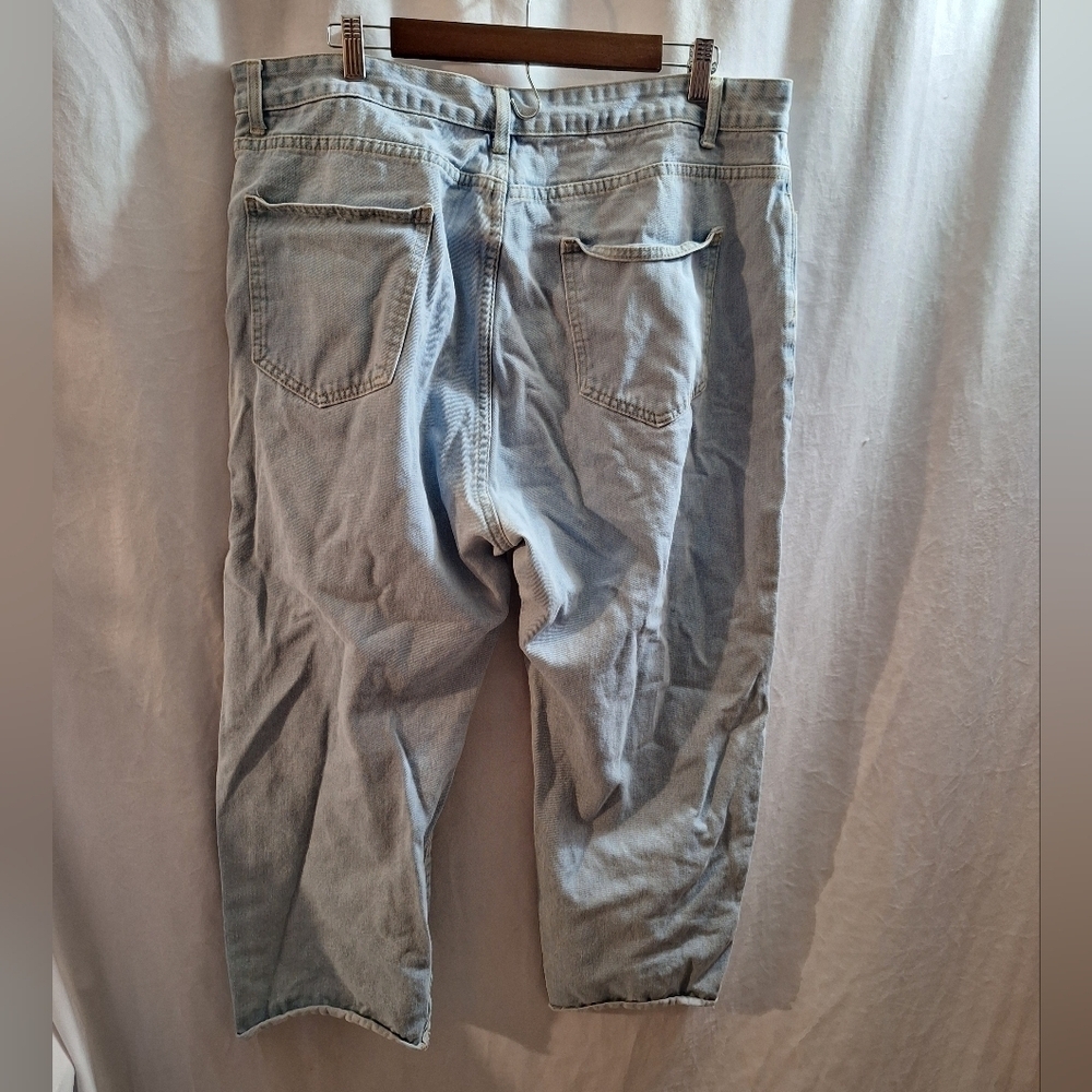 Womans Light Blue Jeans - Picture 3 of 5